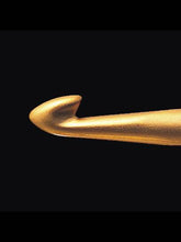 Load image into Gallery viewer, Clover Soft Touch Crochet Hook